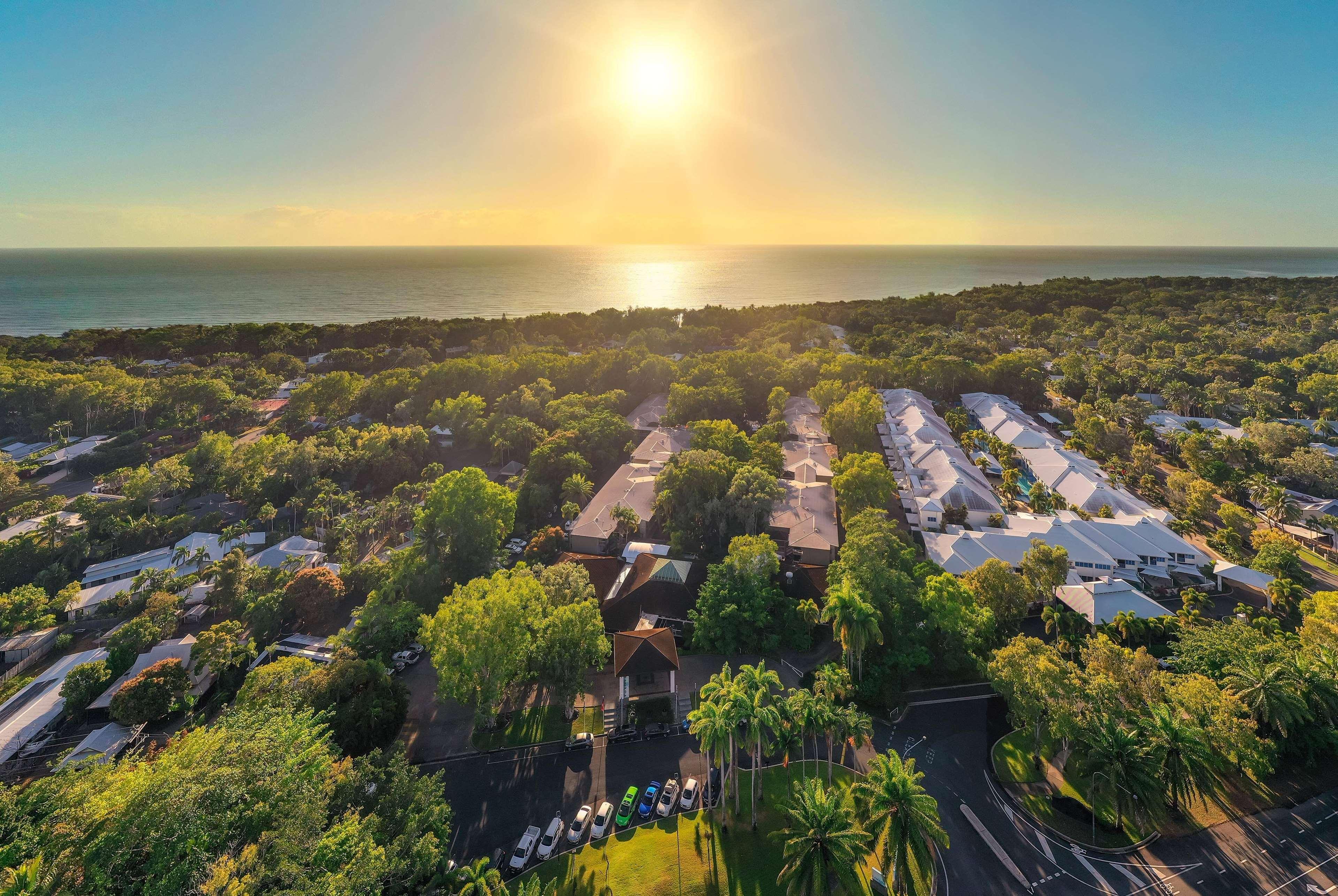 Ramada Resort By Wyndham Port Douglas Buitenkant foto